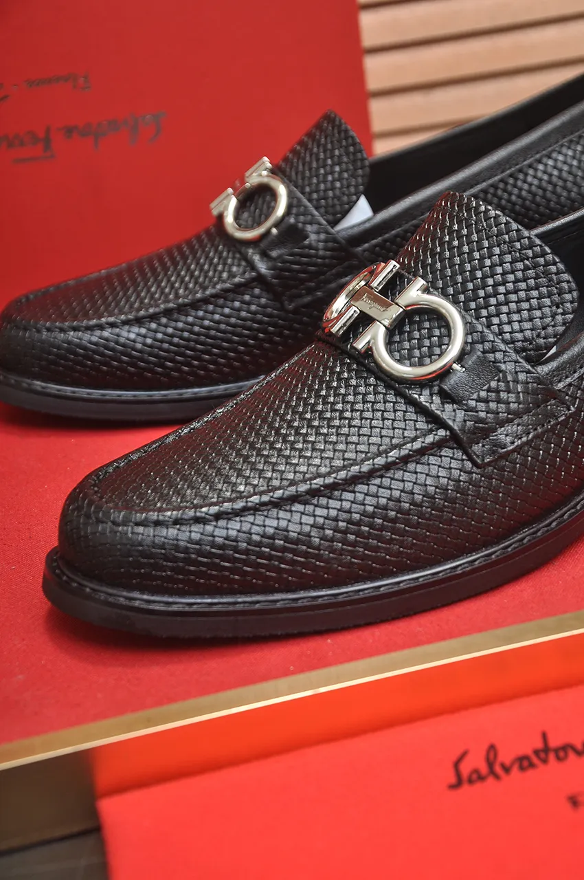 Men's shoes 💰460💶 [Ferragamo/Ferragamo] The latest model in the counter. Original imported open-sided high-quality cowhide hand-woven + imported 🐂 cowhide + original luxury metal buckle + original combined outsole. Comparison without pressure 38--45 (45 custom-made)